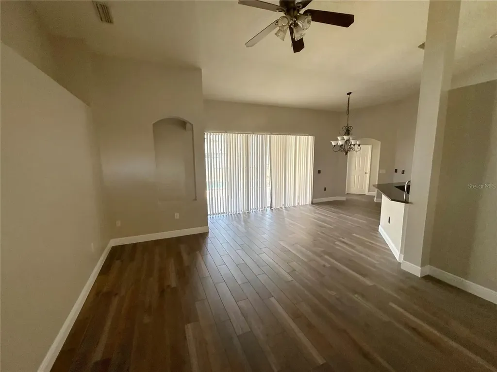 2727 Villa Drive Valrico FL 33596