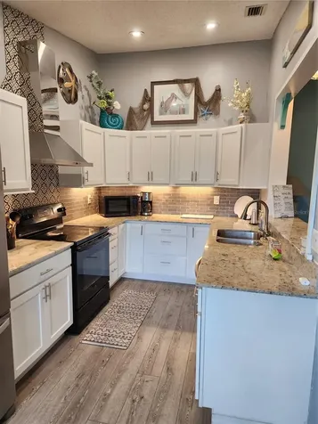 3617 34th Avenue Drive W Bradenton FL 34205