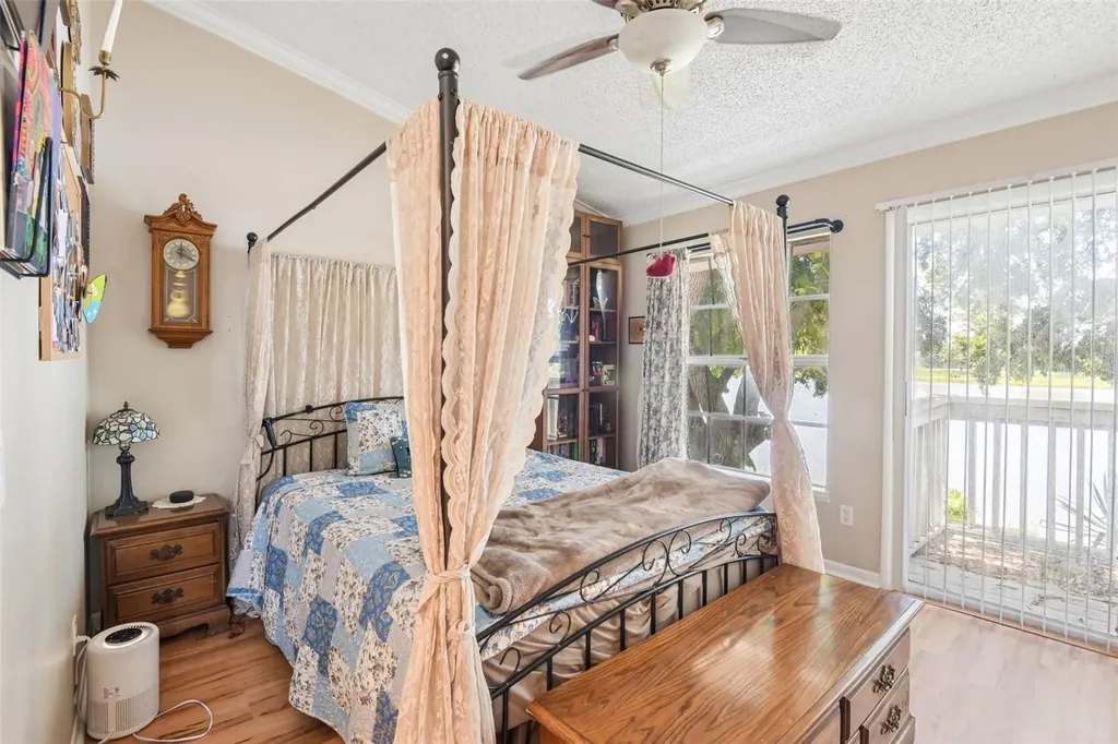 6910 Lake Place Court Tampa FL 33634