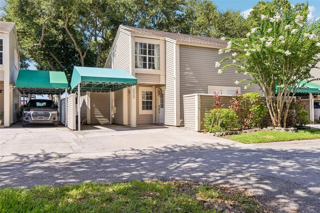 6910 Lake Place Court Tampa FL 33634