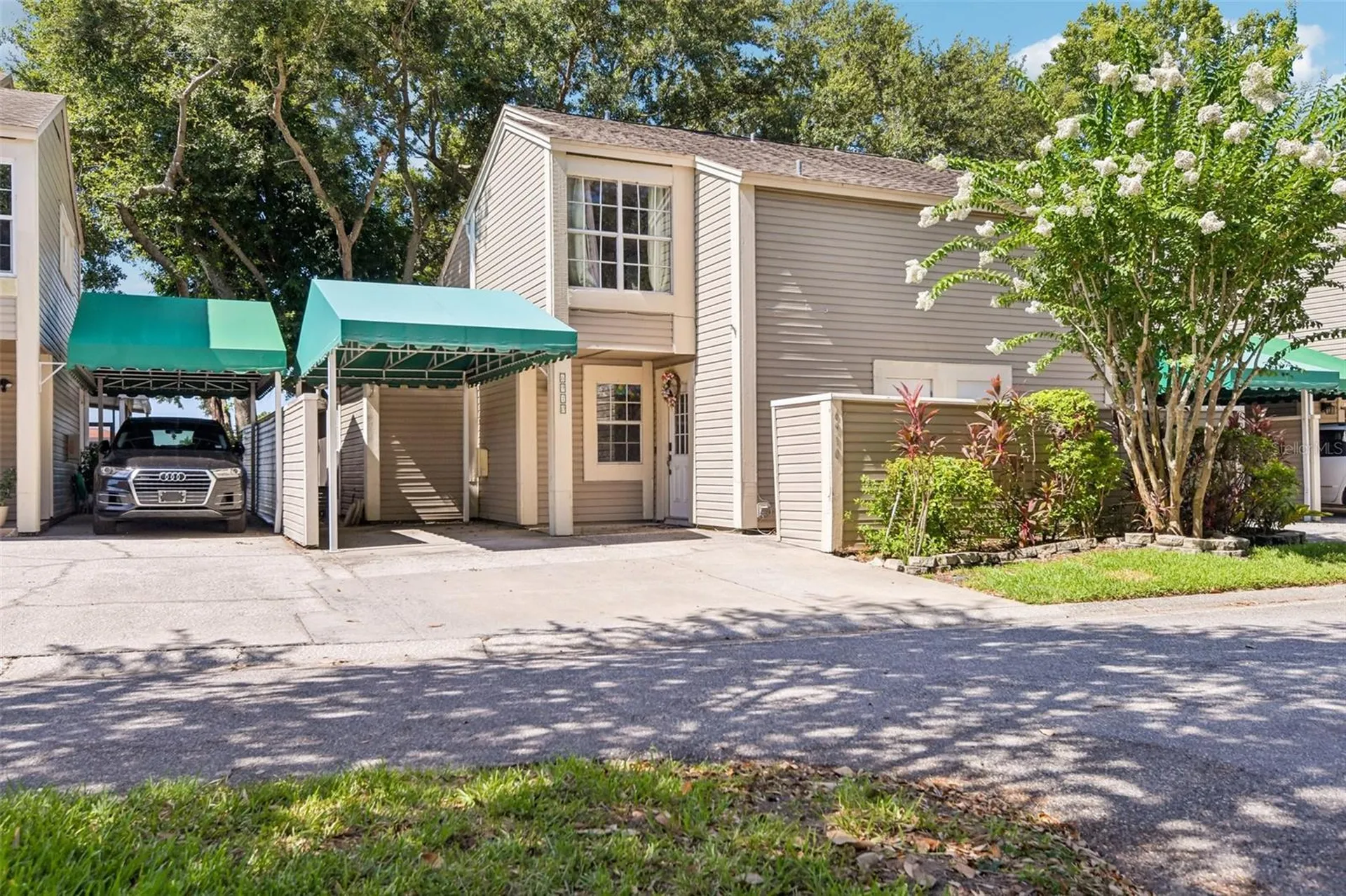 6910 Lake Place Court Tampa FL 33634