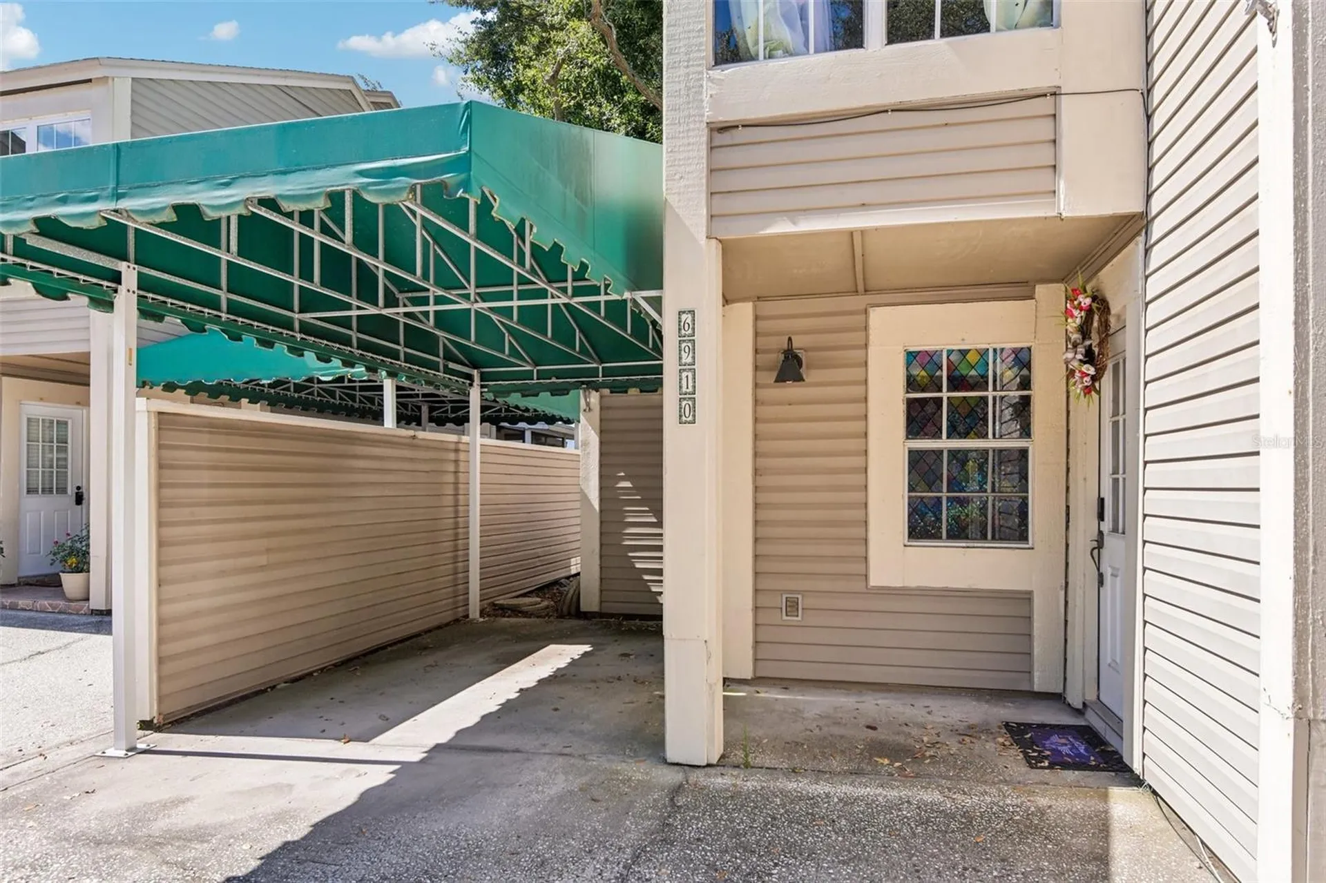 6910 Lake Place Court Tampa FL 33634