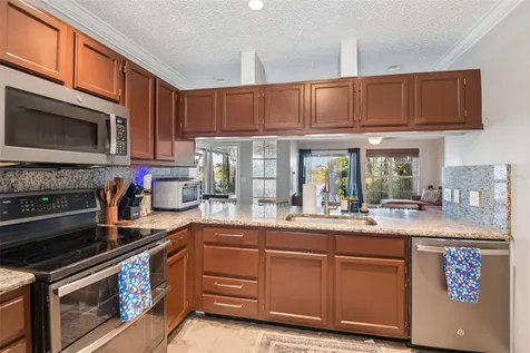 6910 Lake Place Court Tampa FL 33634