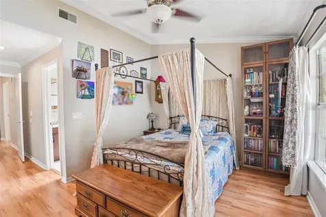 6910 Lake Place Court Tampa FL 33634