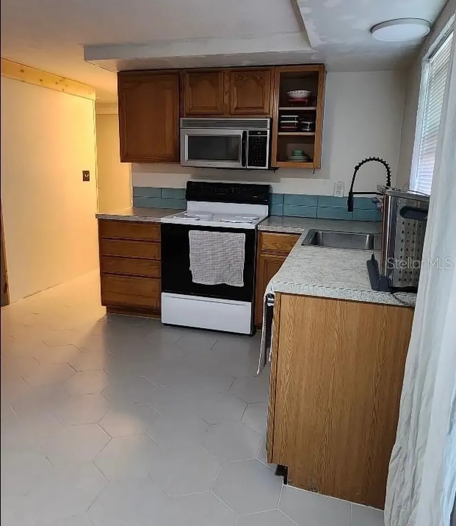 6136 9th Avenue New Port Richey FL 34653