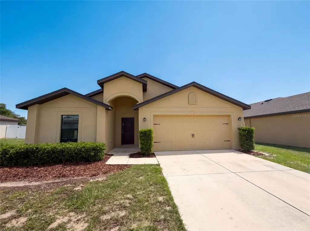 1880 Piedmont Court Mascotte FL 34753