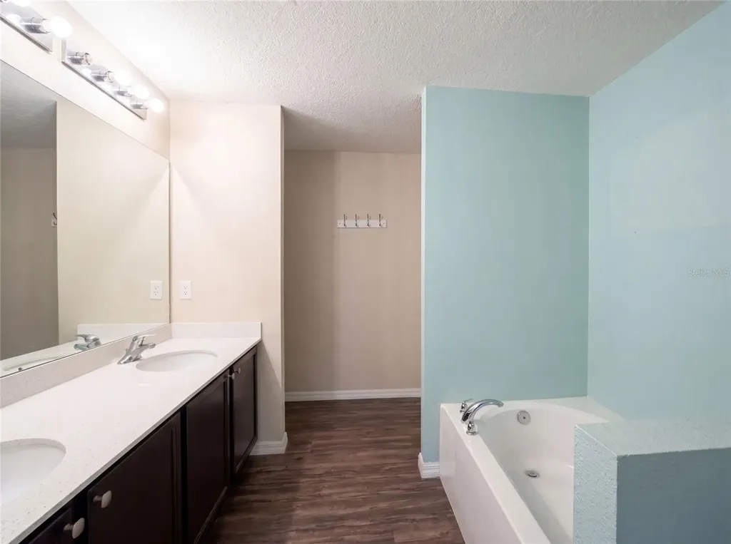 1880 Piedmont Court Mascotte FL 34753