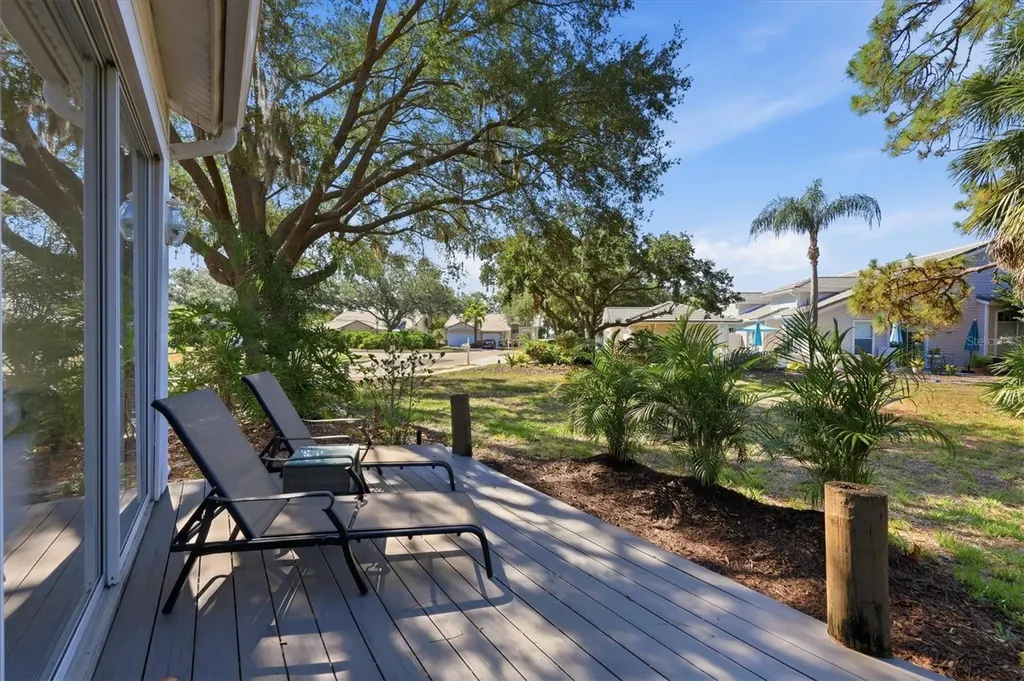7906 Whitebridge Glen University Park FL 34201