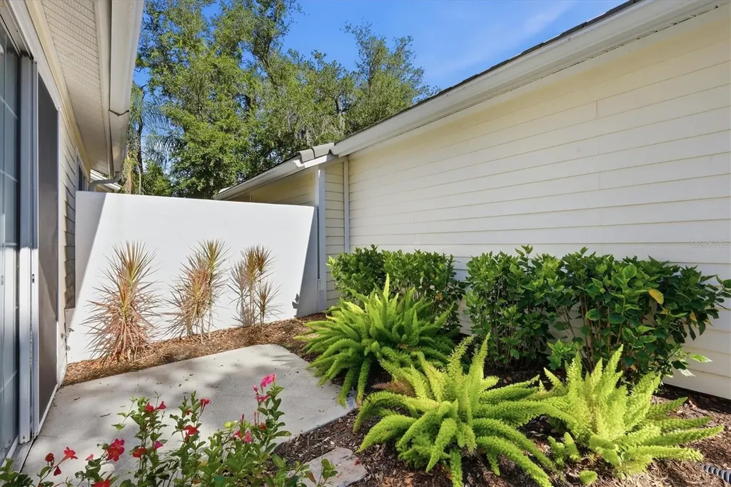 7906 Whitebridge Glen University Park FL 34201