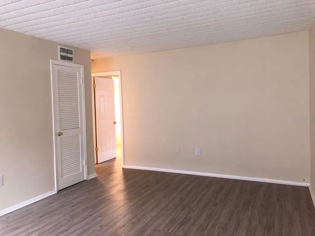 1311 Baywatch Loop Tampa FL 33612