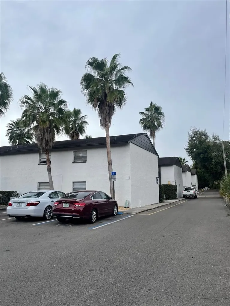 1311 Baywatch Loop Tampa FL 33612