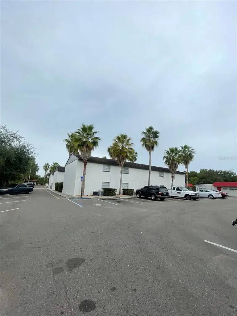 1311 Baywatch Loop Tampa FL 33612