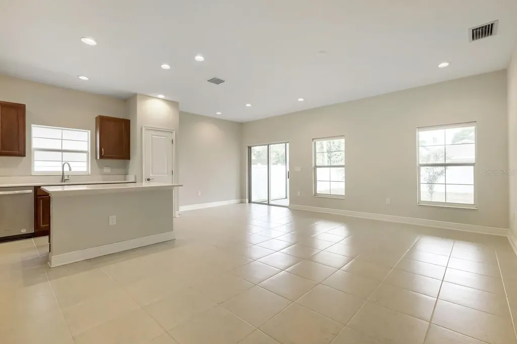 3029 54th Avenue N St Petersburg FL 33714