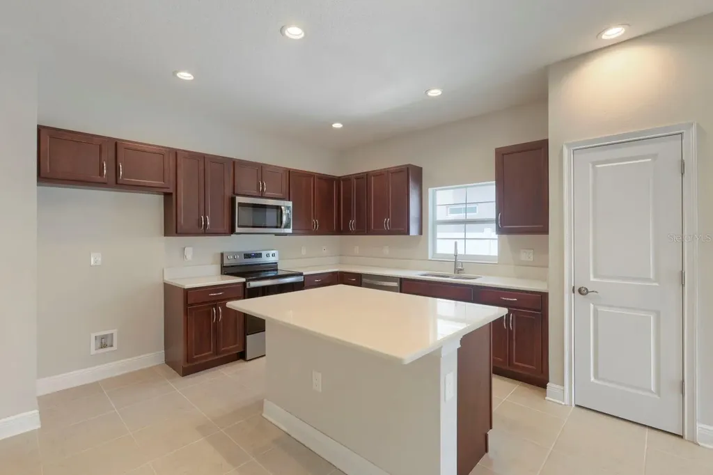 3029 54th Avenue N St Petersburg FL 33714