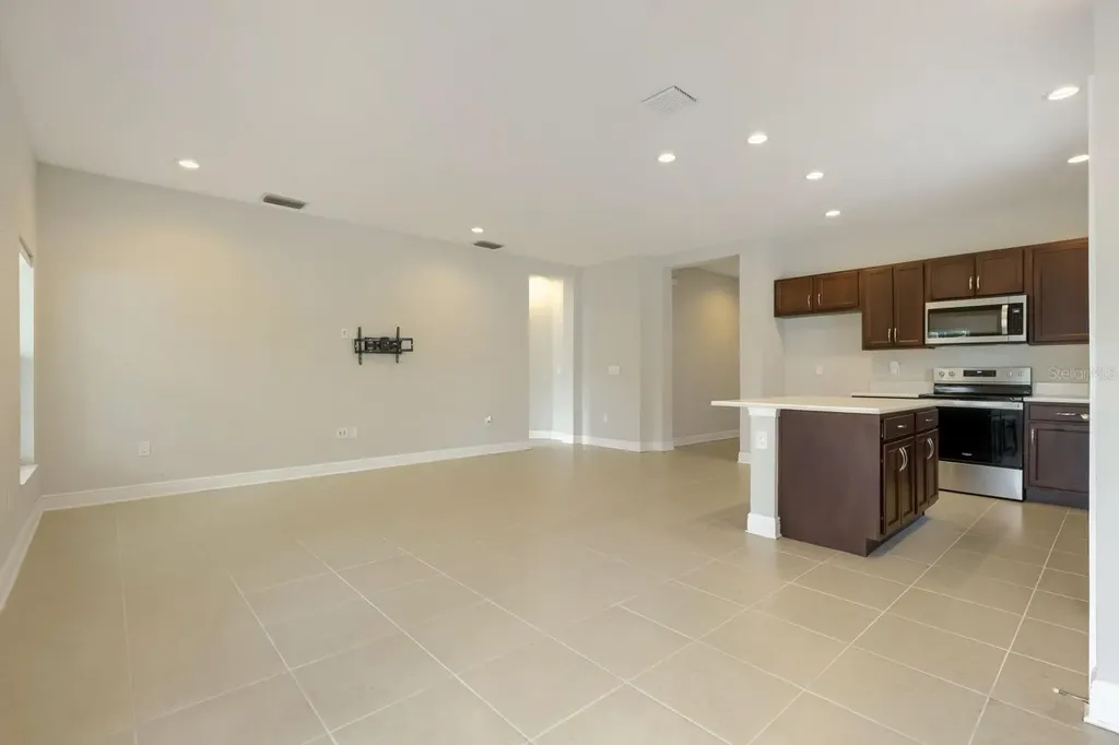 3029 54th Avenue N St Petersburg FL 33714