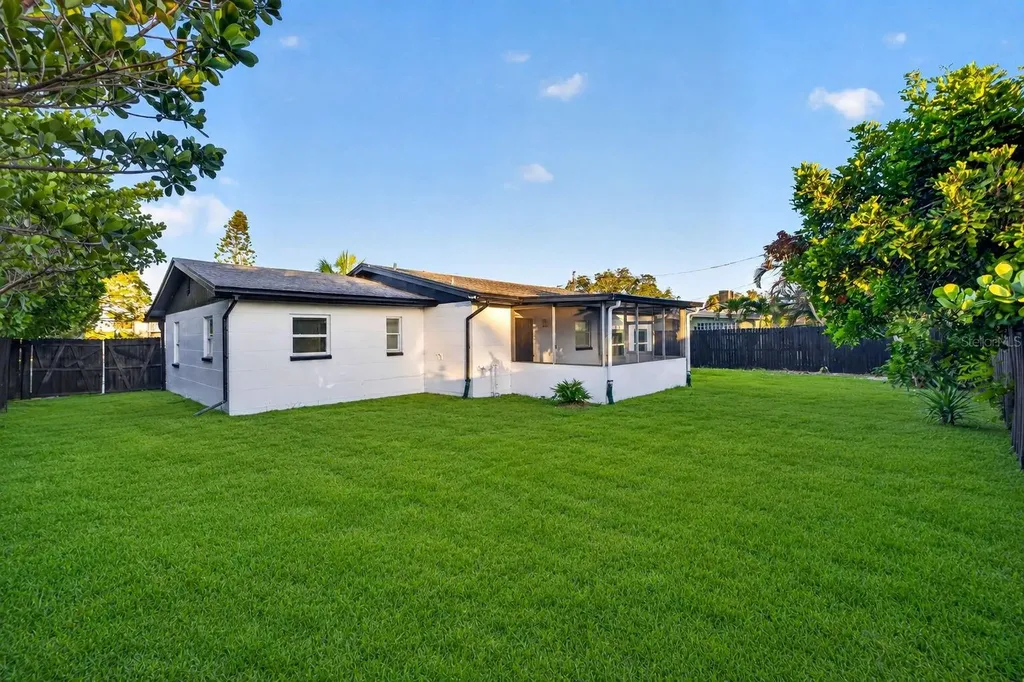 2801 45th Street S St Petersburg FL 33711