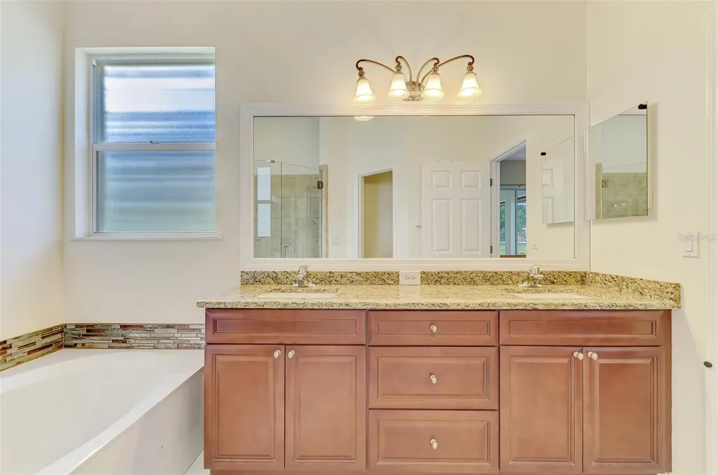 5153 Highbury Circle Sarasota FL 34238