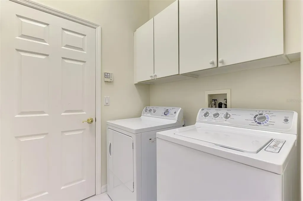 5153 Highbury Circle Sarasota FL 34238