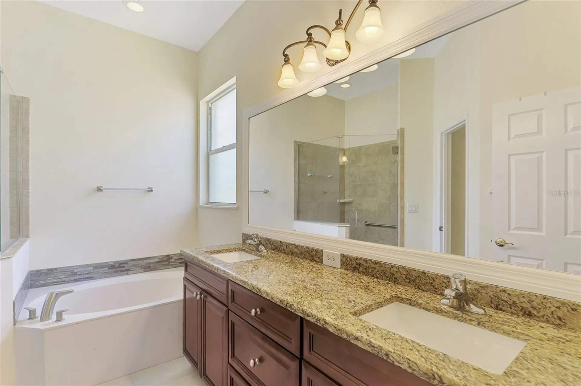 5153 Highbury Circle Sarasota FL 34238