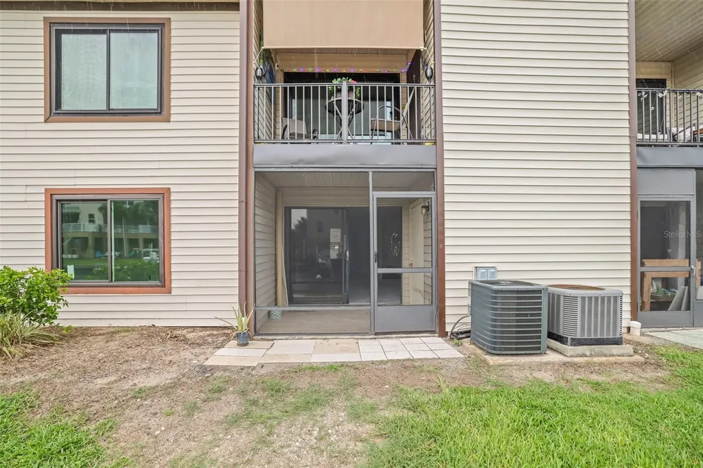 358 Moorings Cove Drive Tarpon Springs FL 34689