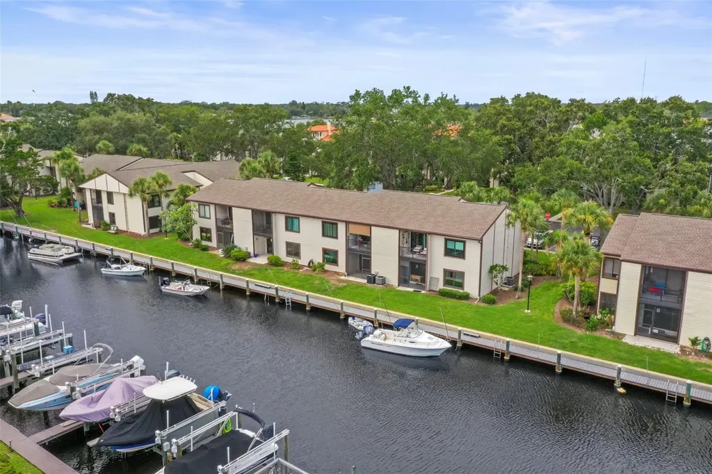 358 Moorings Cove Drive Tarpon Springs FL 34689