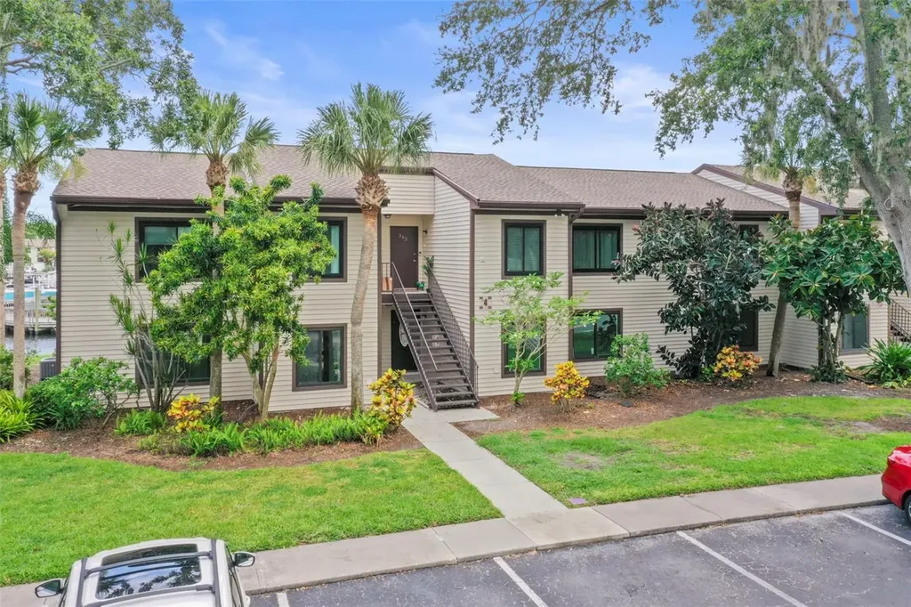 358 Moorings Cove Drive Tarpon Springs FL 34689