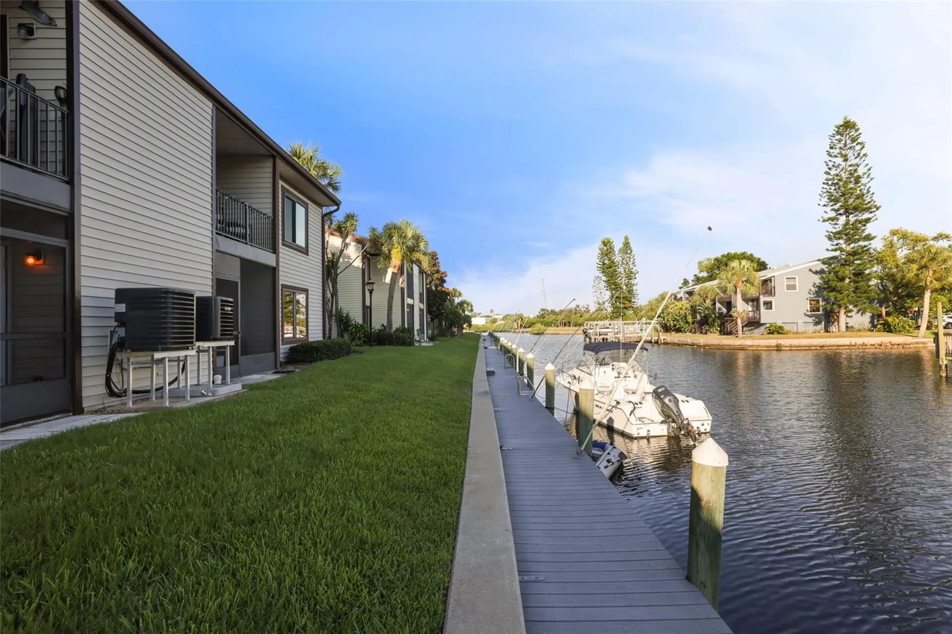 358 Moorings Cove Drive Tarpon Springs FL 34689