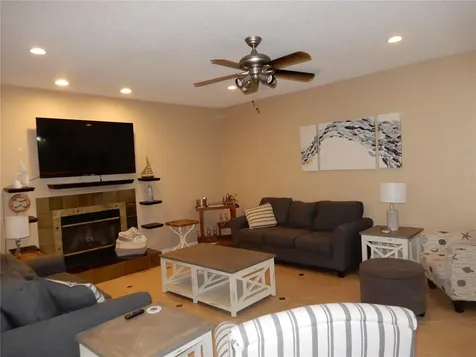 626 7th Avenue N Tierra Verde FL 33715