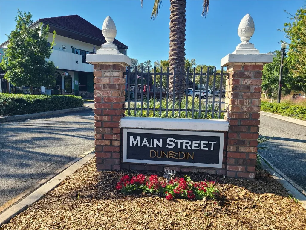 995 Emerson Drive Dunedin FL 34698