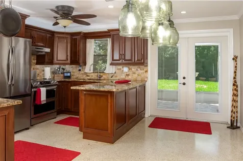 995 Emerson Drive Dunedin FL 34698