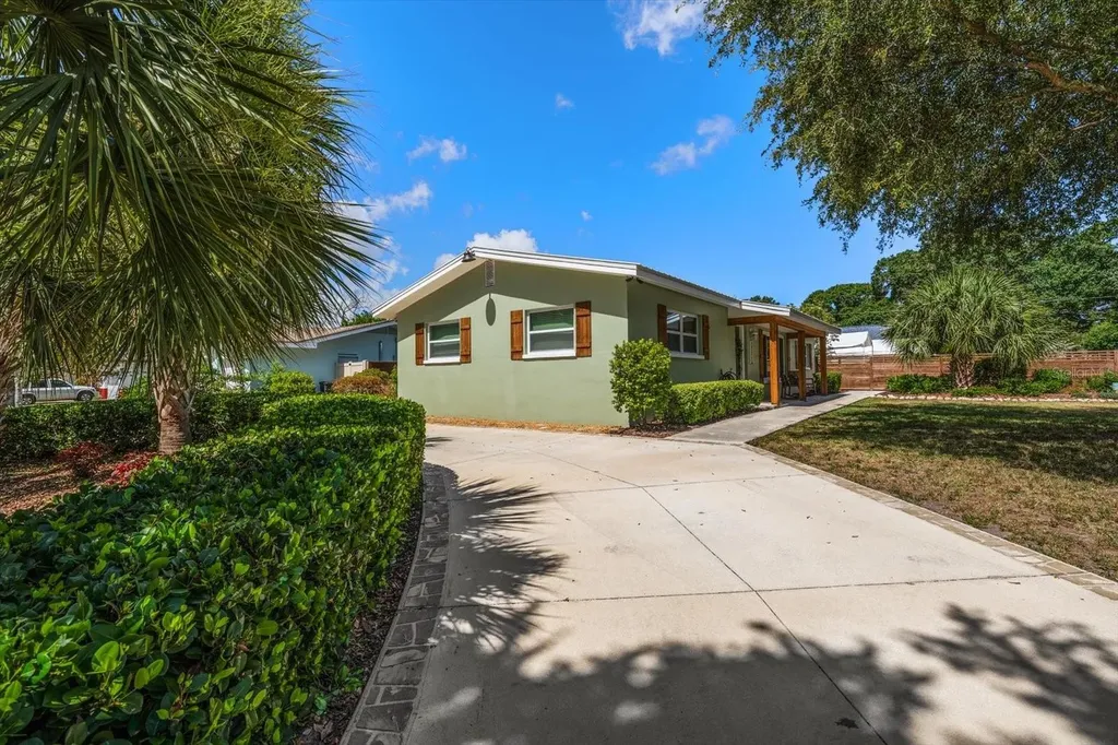 1333 Bayview Drive Clearwater FL 33756