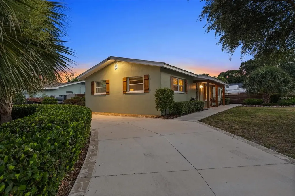 1333 Bayview Drive Clearwater FL 33756
