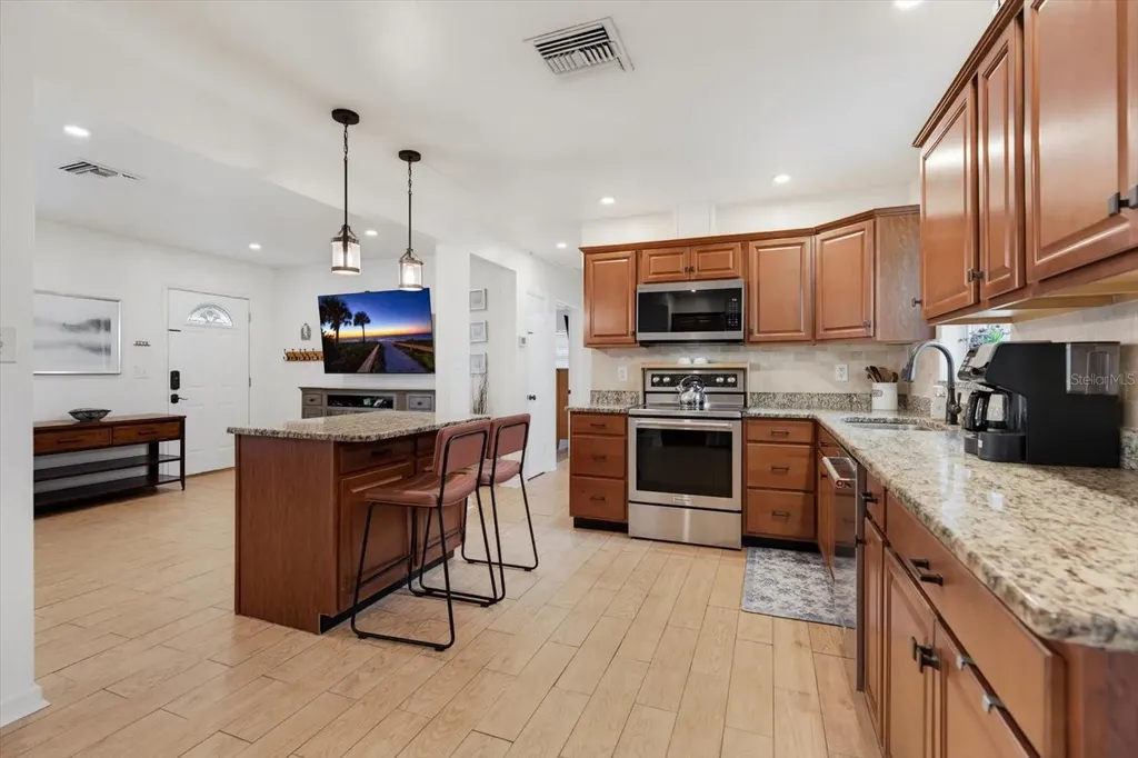 1333 Bayview Drive Clearwater FL 33756