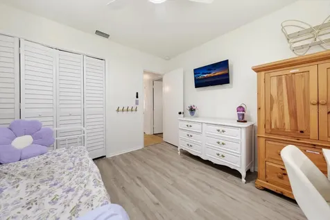 1333 Bayview Drive Clearwater FL 33756
