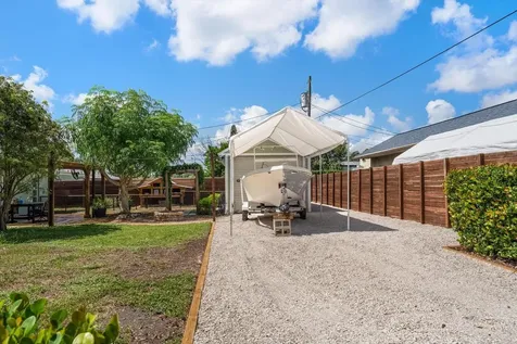 1333 Bayview Drive Clearwater FL 33756