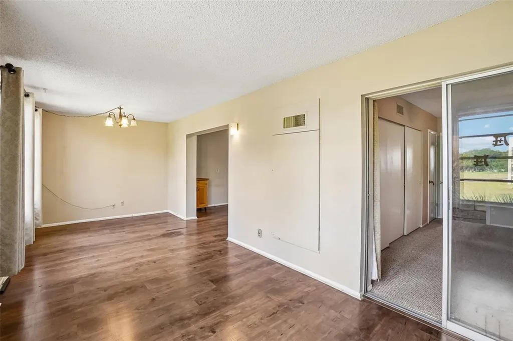 2402 Ecuadorian Way Clearwater FL 33763
