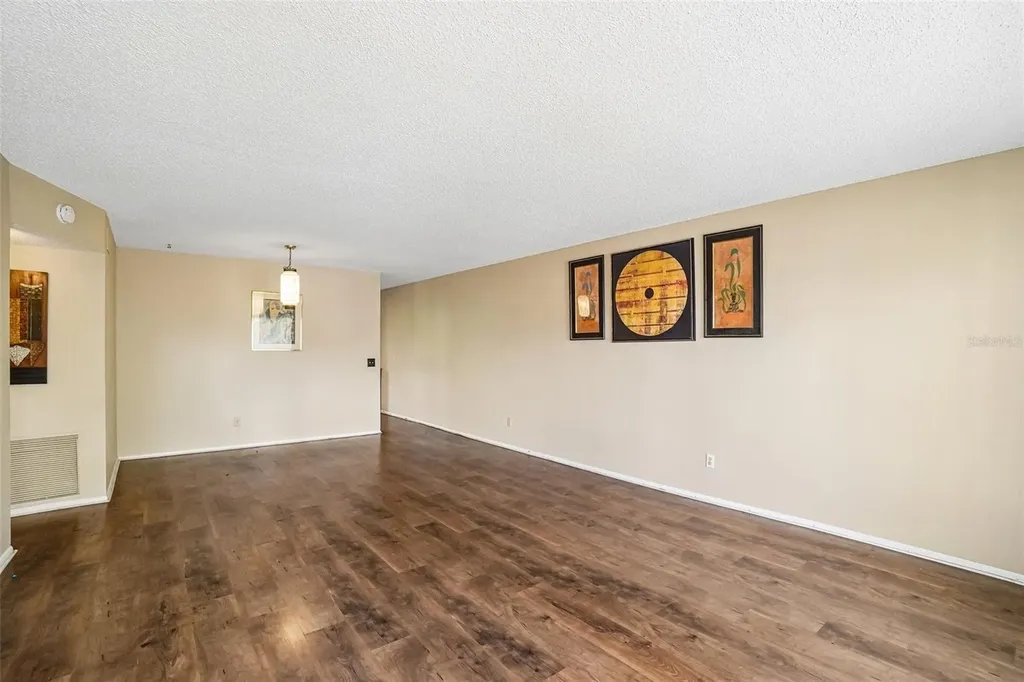 2402 Ecuadorian Way Clearwater FL 33763