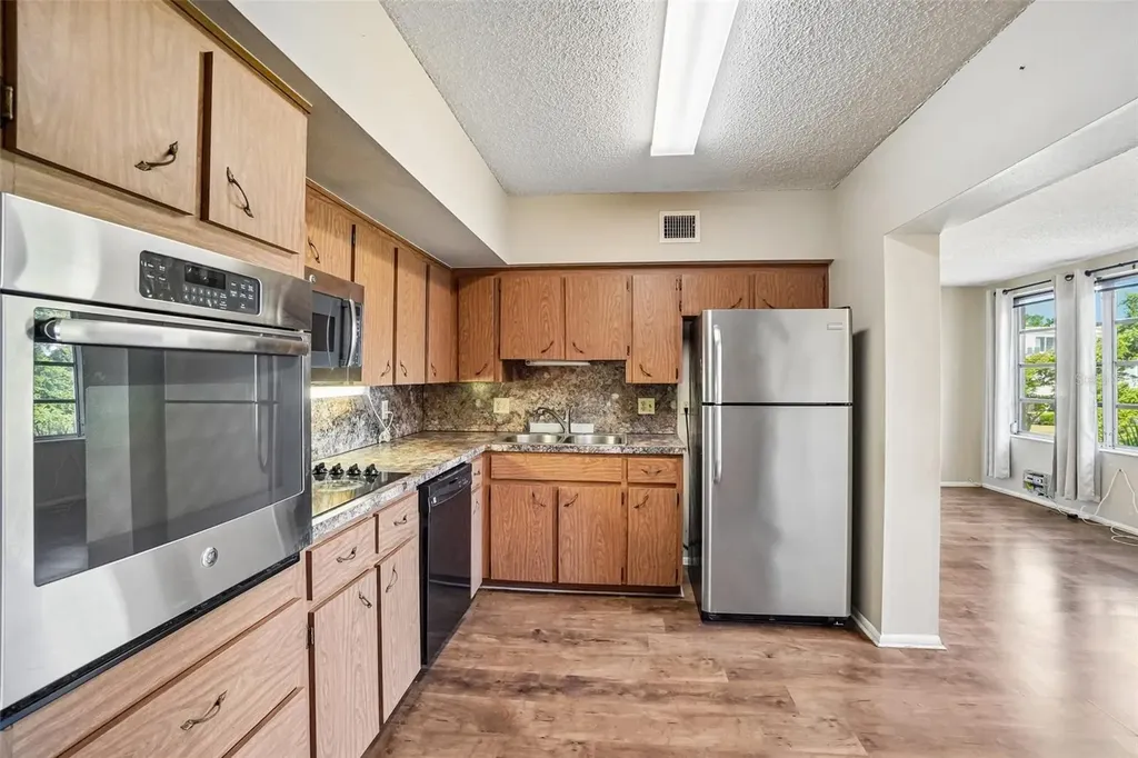 2402 Ecuadorian Way Clearwater FL 33763