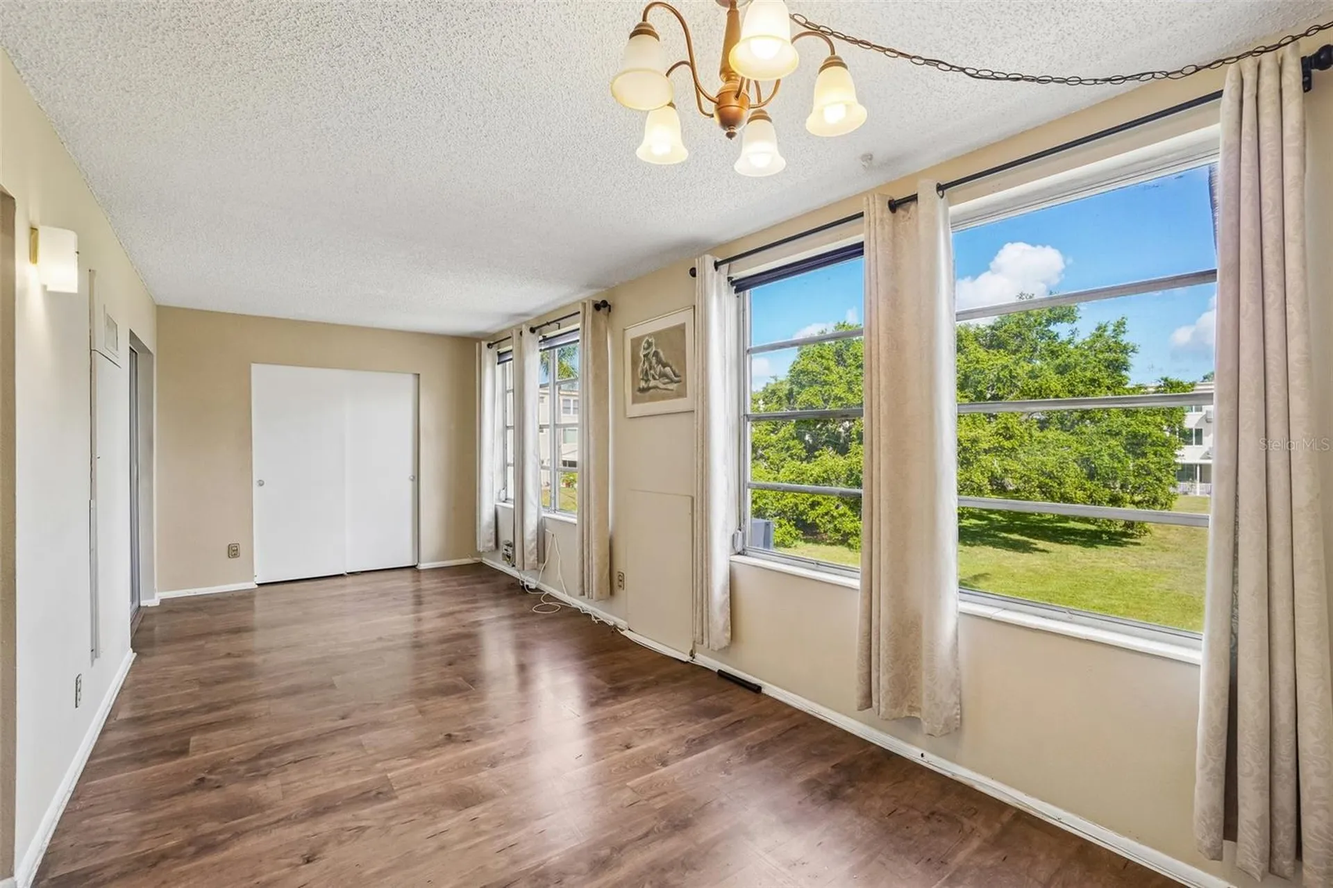 2402 Ecuadorian Way Clearwater FL 33763