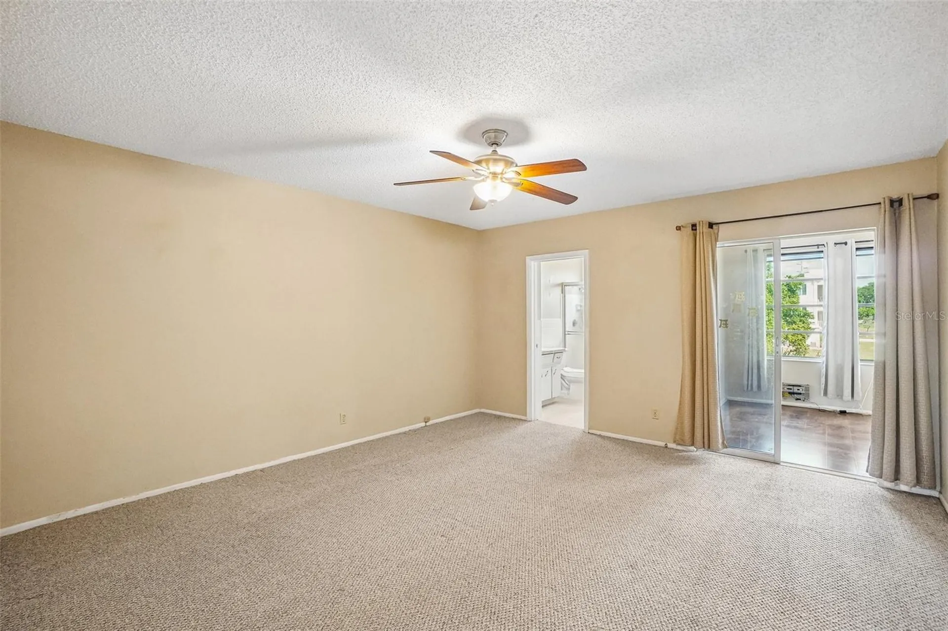 2402 Ecuadorian Way Clearwater FL 33763