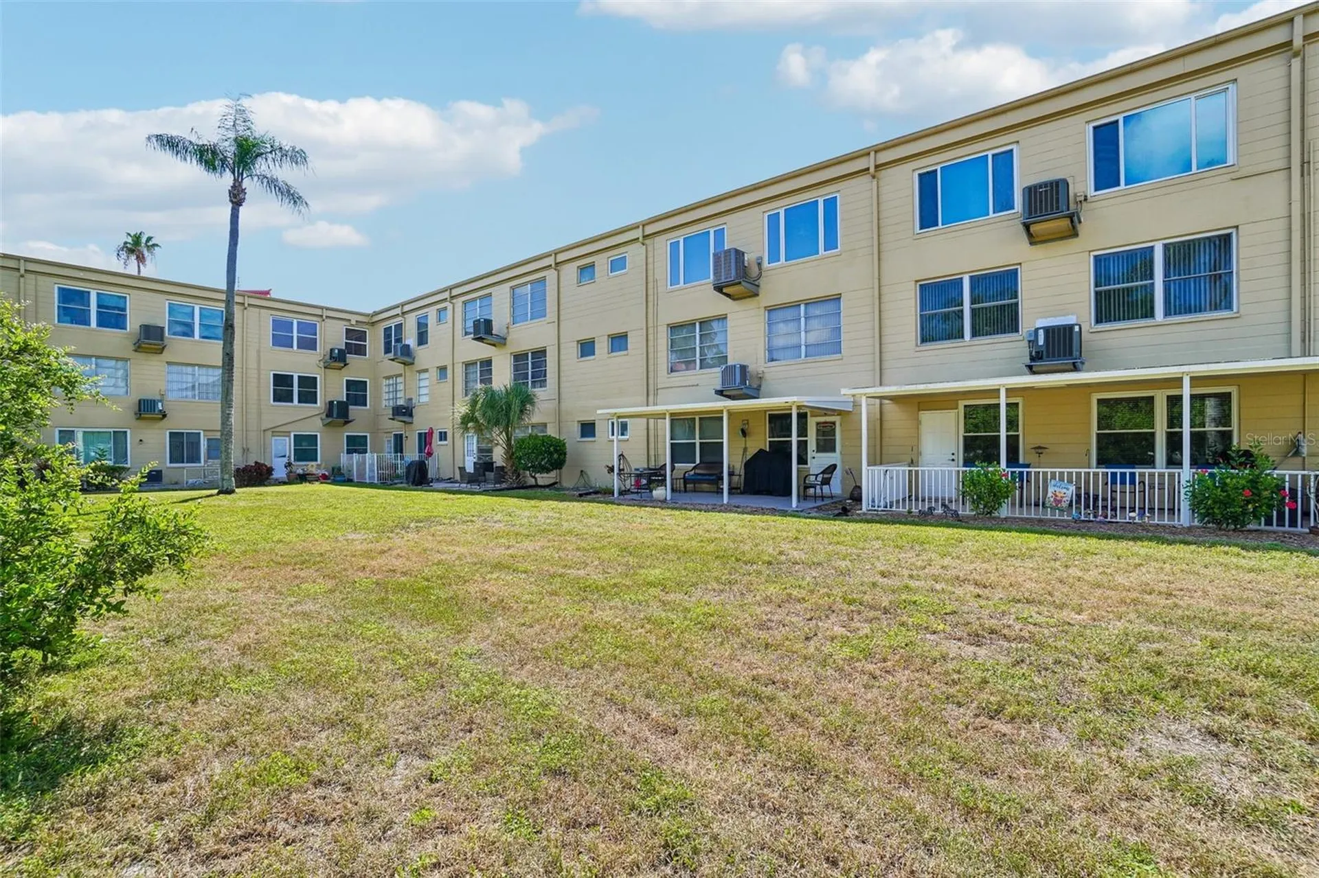 2402 Ecuadorian Way Clearwater FL 33763