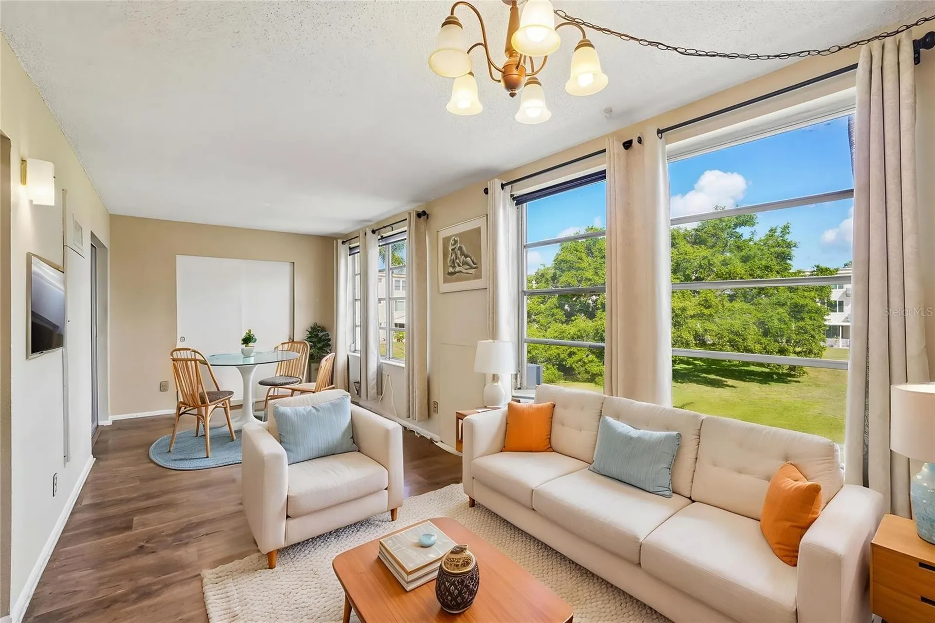 2402 Ecuadorian Way Clearwater FL 33763