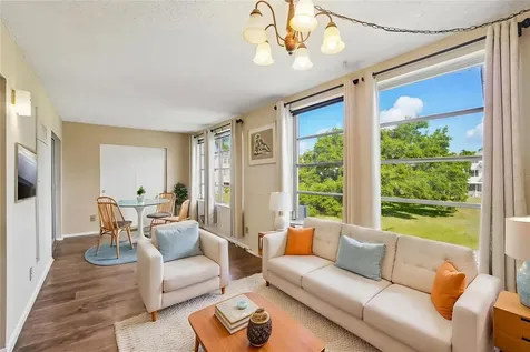 2402 Ecuadorian Way Clearwater FL 33763