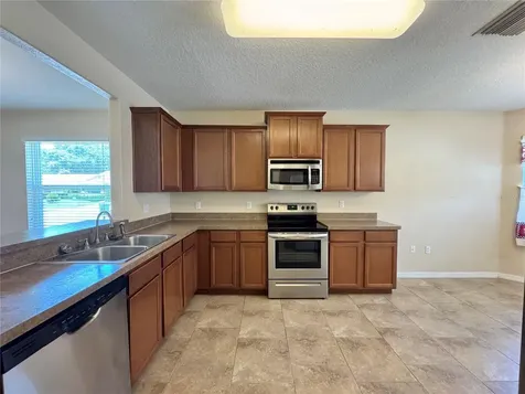 1445 Wallace Manor Pass Winter Haven FL 33880