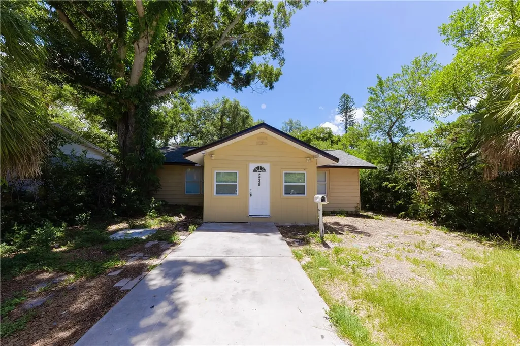 2240 10th Street S St Petersburg FL 33705