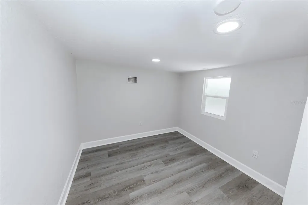 2240 10th Street S St Petersburg FL 33705