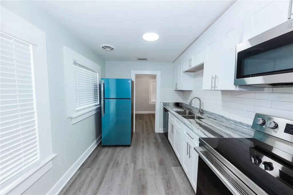 2240 10th Street S St Petersburg FL 33705