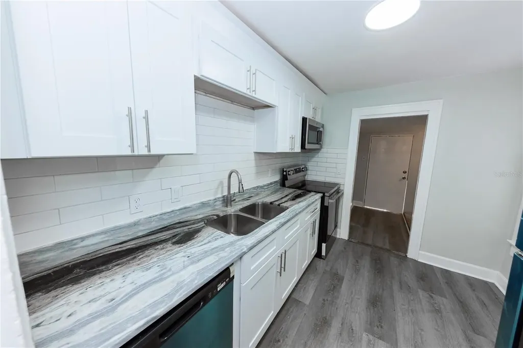 2240 10th Street S St Petersburg FL 33705