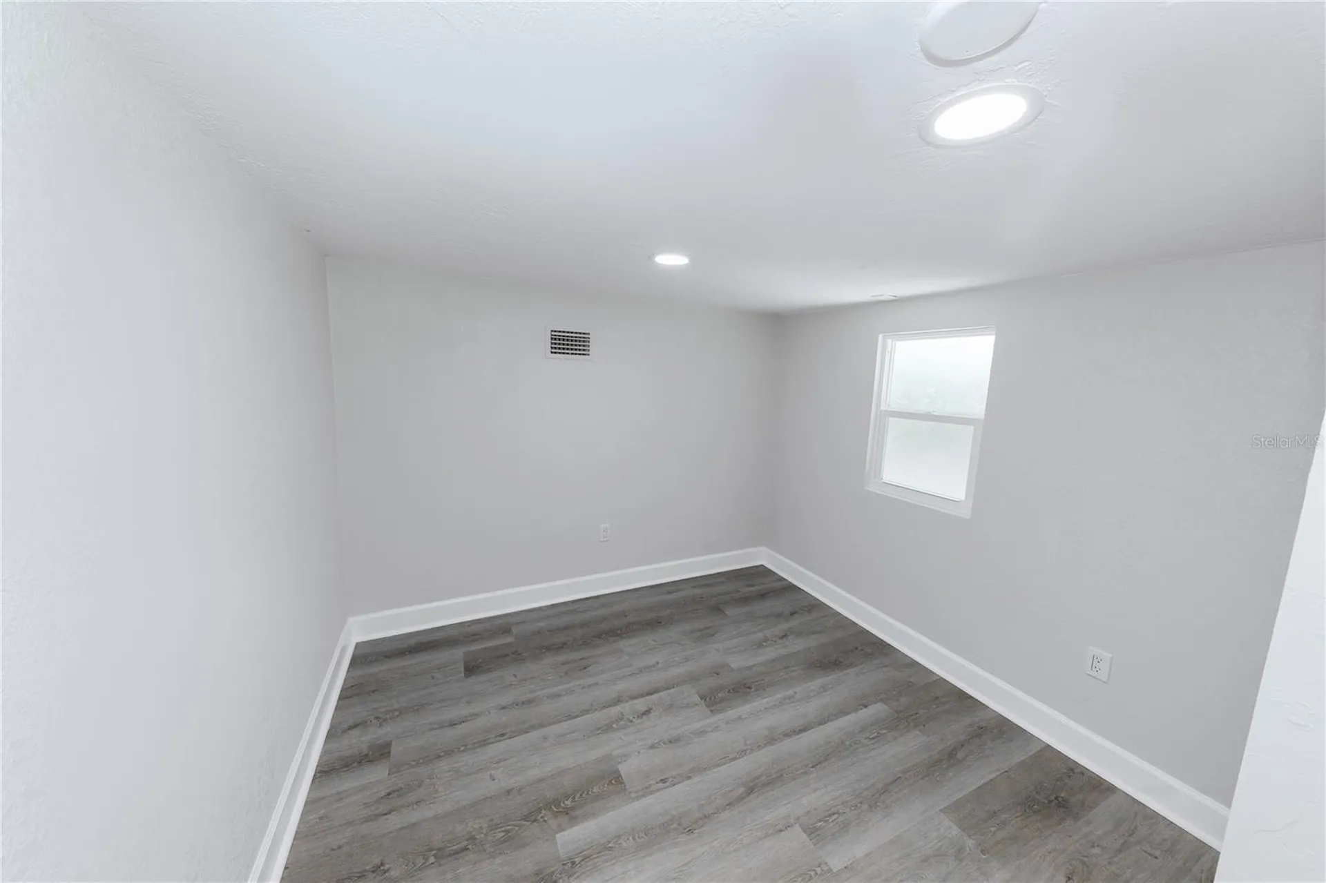 2240 10th Street S St Petersburg FL 33705
