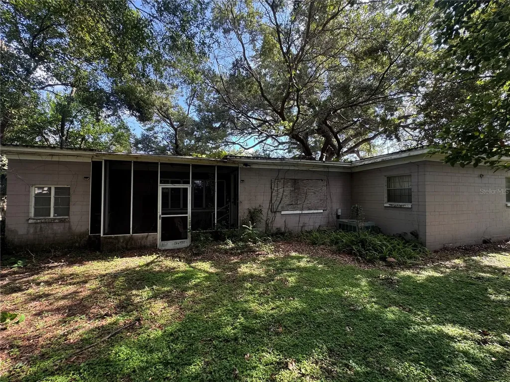 2420 E Marks Street Orlando FL 32803